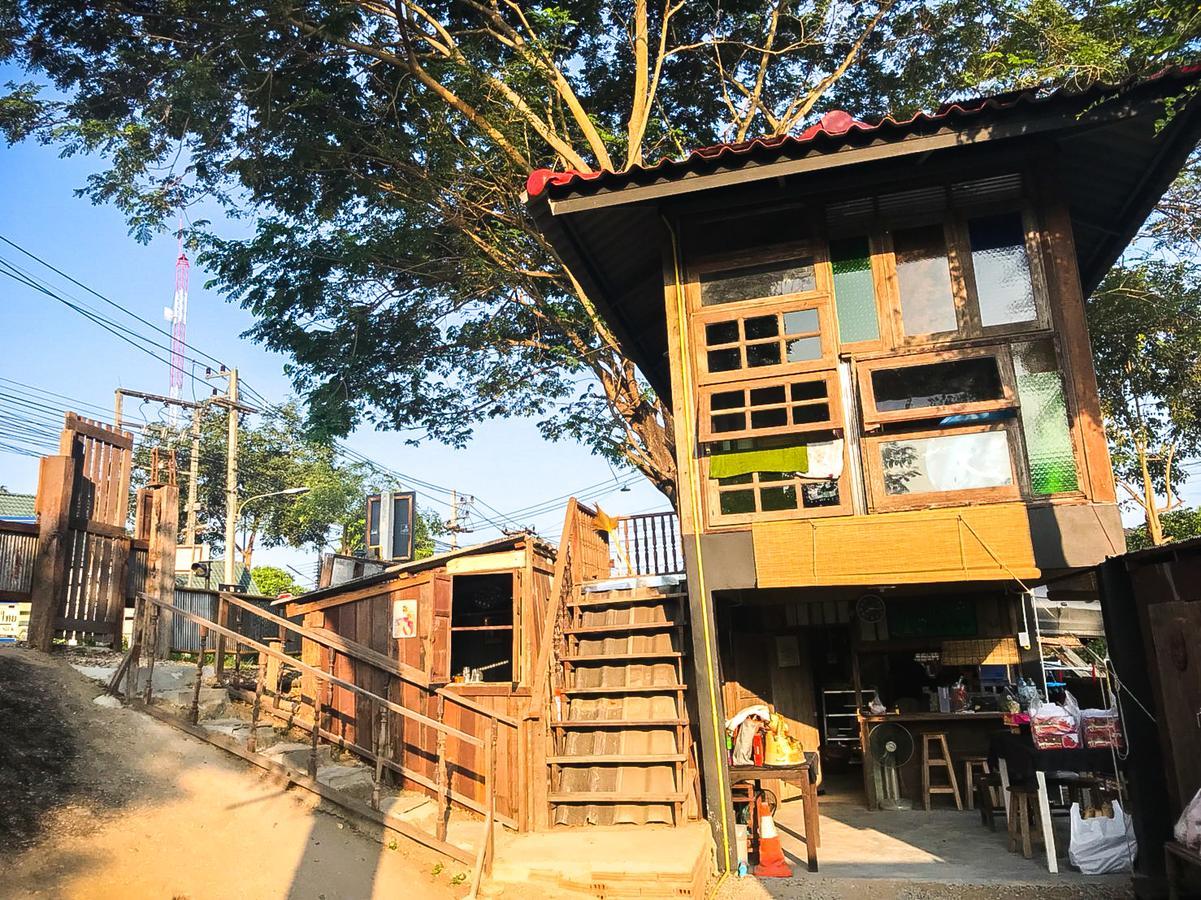 Hotel Khonthao à Lamphun Extérieur photo