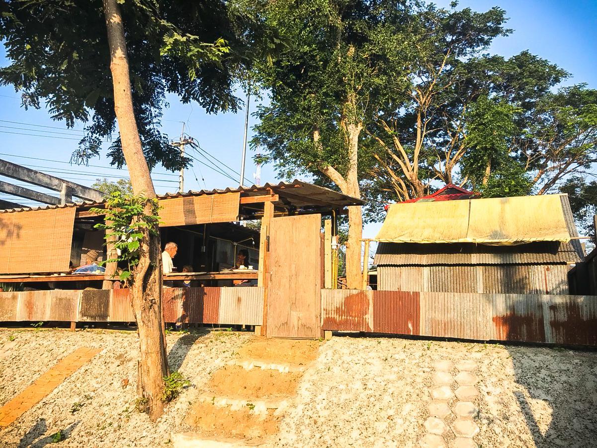 Hotel Khonthao à Lamphun Extérieur photo